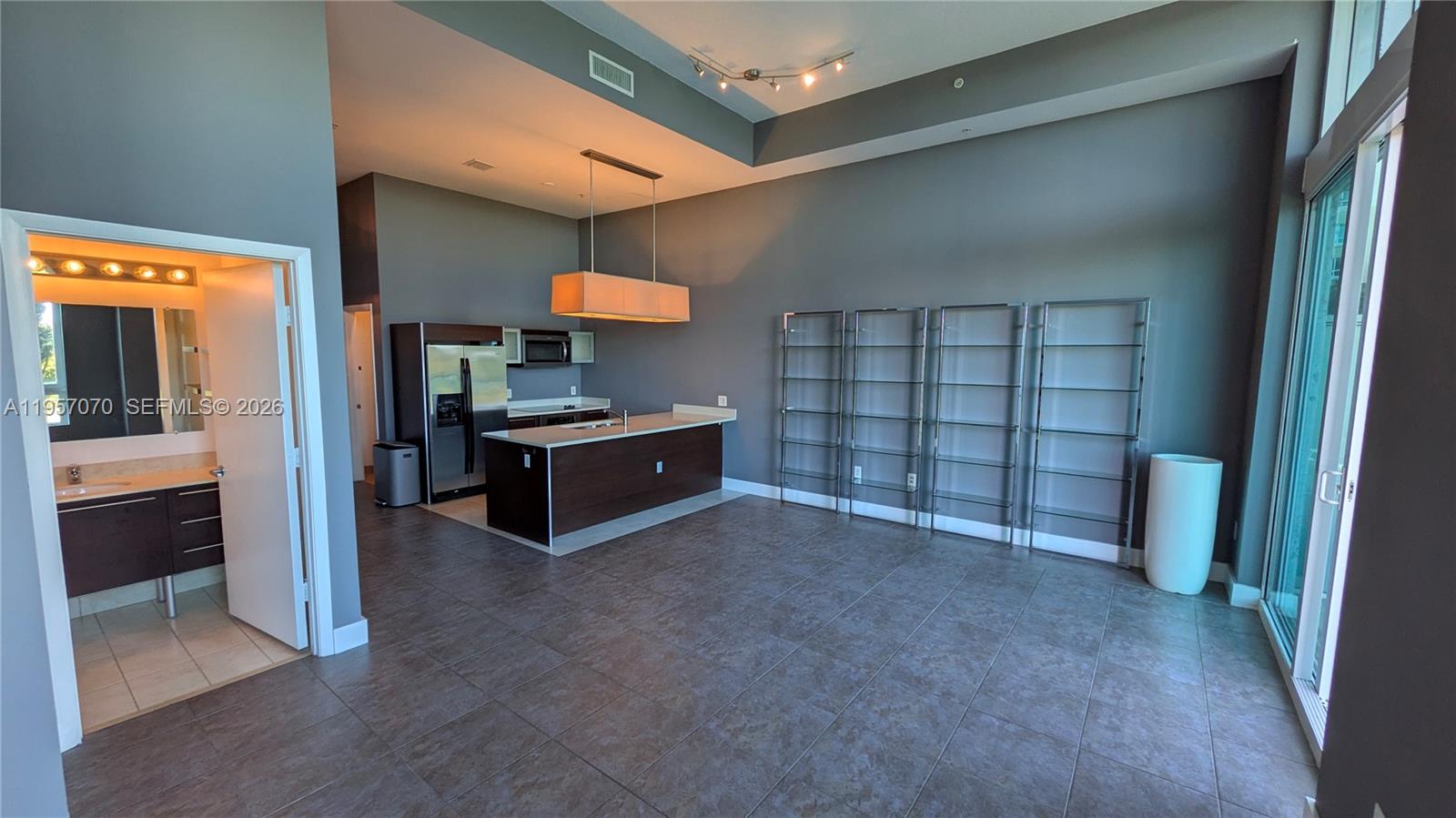 1900 N Bayshore Dr # 505