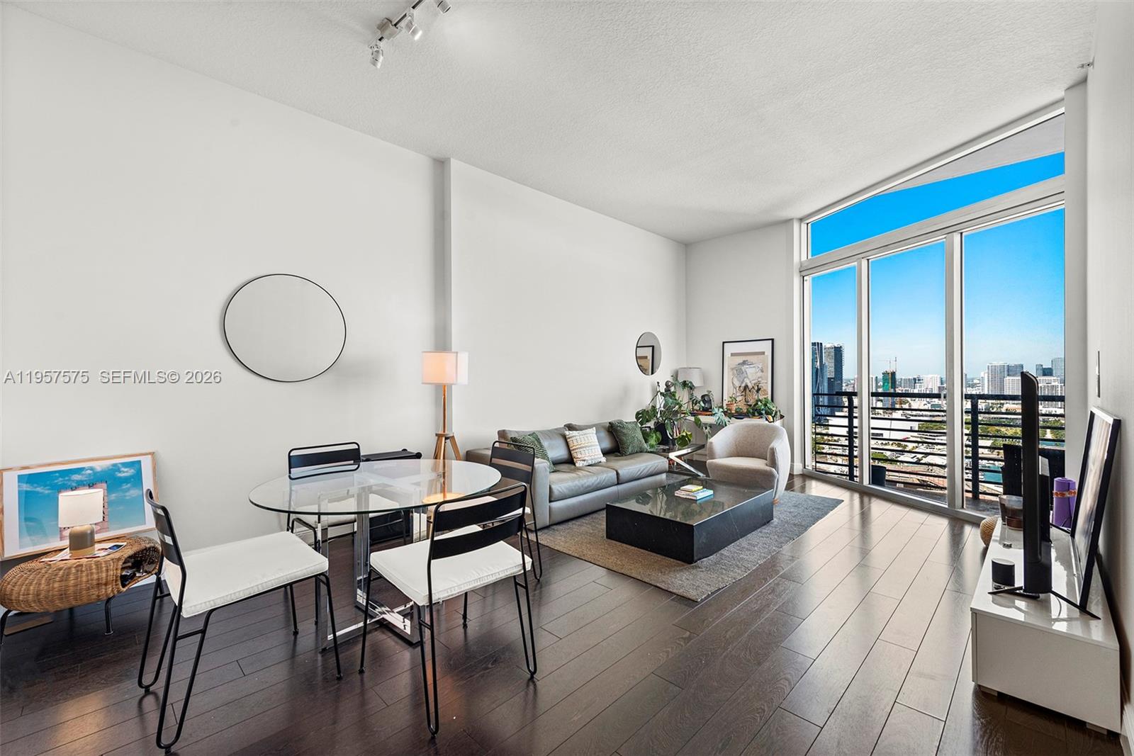 335 S Biscayne Blvd # 10 Unit: UPH-10