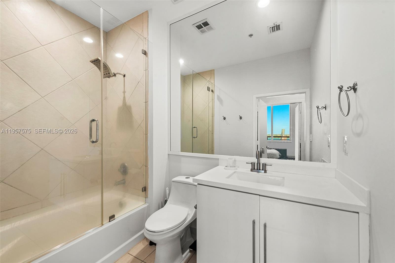335 S Biscayne Blvd # 10 Unit: UPH-10
