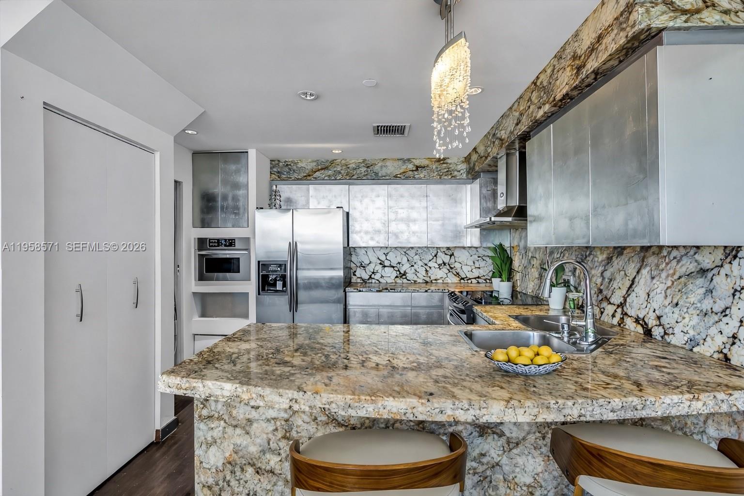 1000 Venetian Way # 1106