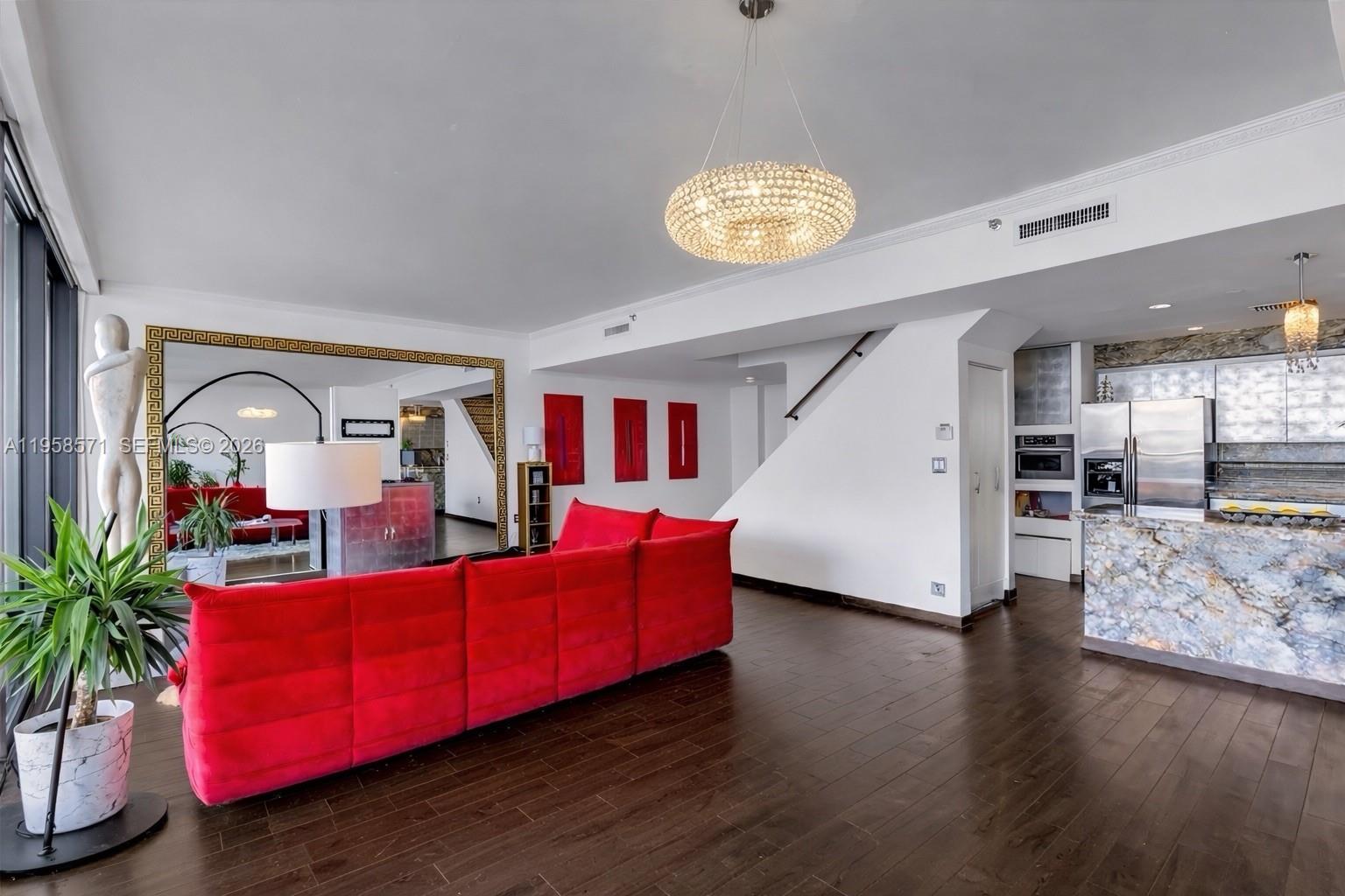 1000 Venetian Way # 1106