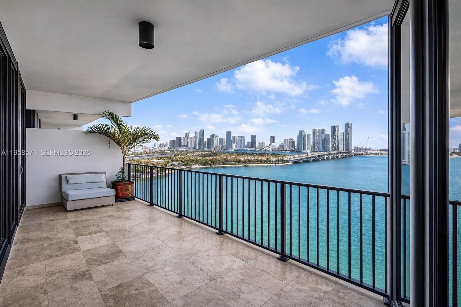 1000 Venetian Way # 1106