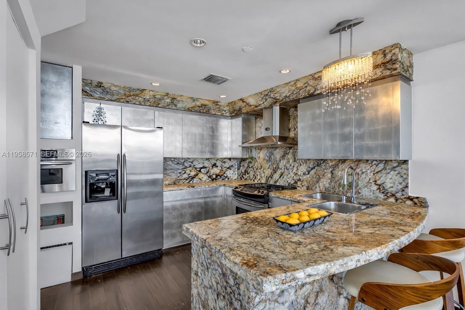 1000 Venetian Way # 1106