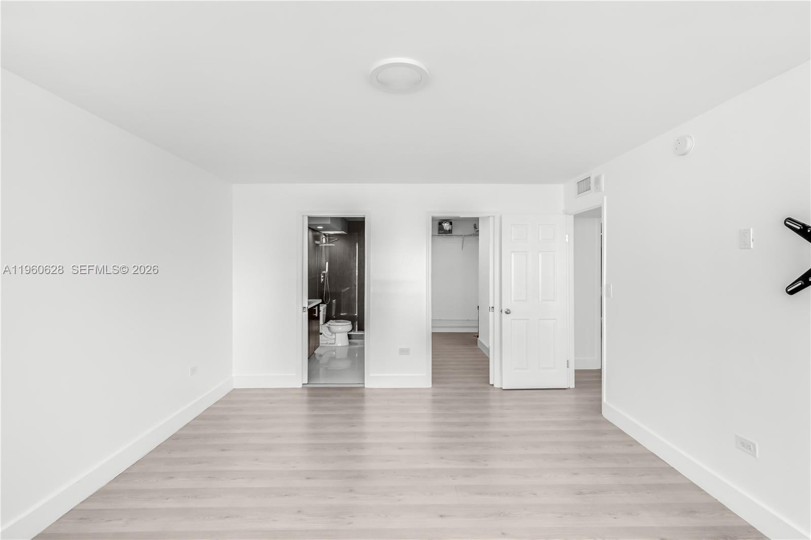 7135 Collins Ave # 1025