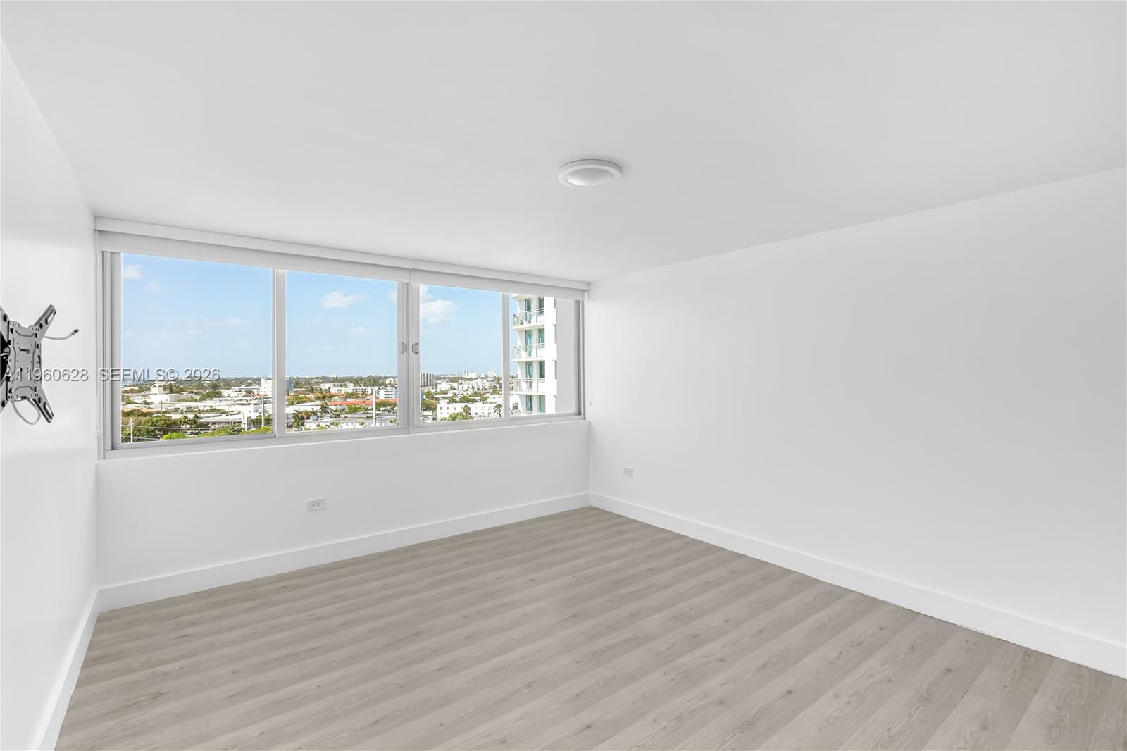 7135 Collins Ave # 1025