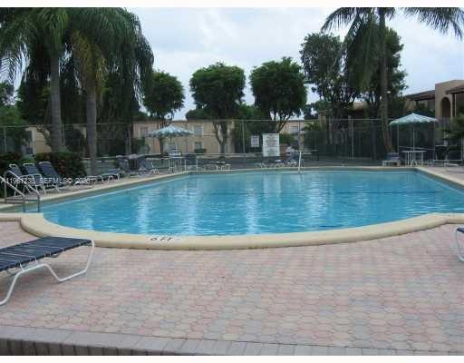 10762 N Kendall Dr # 9 Unit: I-9