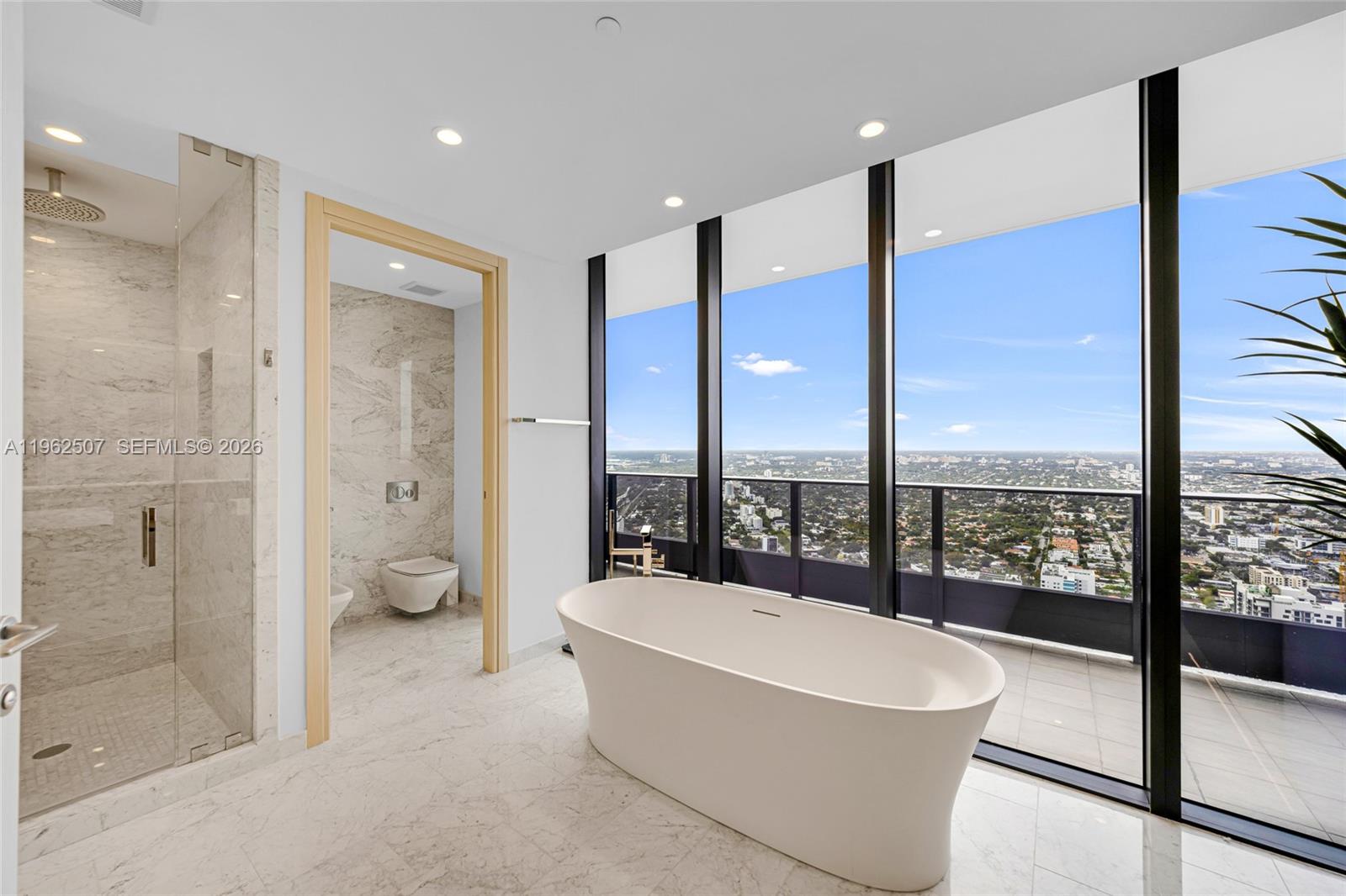 1000 Brickell Plz Unit: PH6002