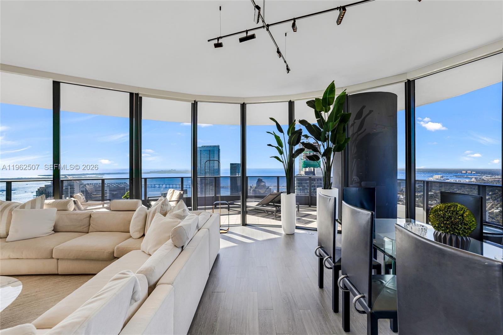 1000 Brickell Plz Unit: PH6002