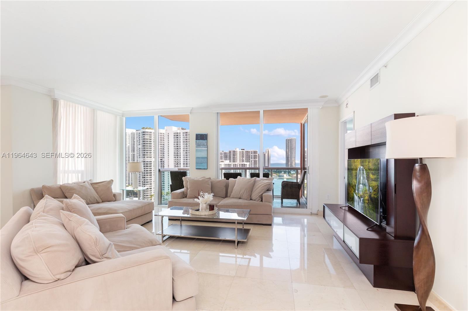 3370 NE 190th st # 2007