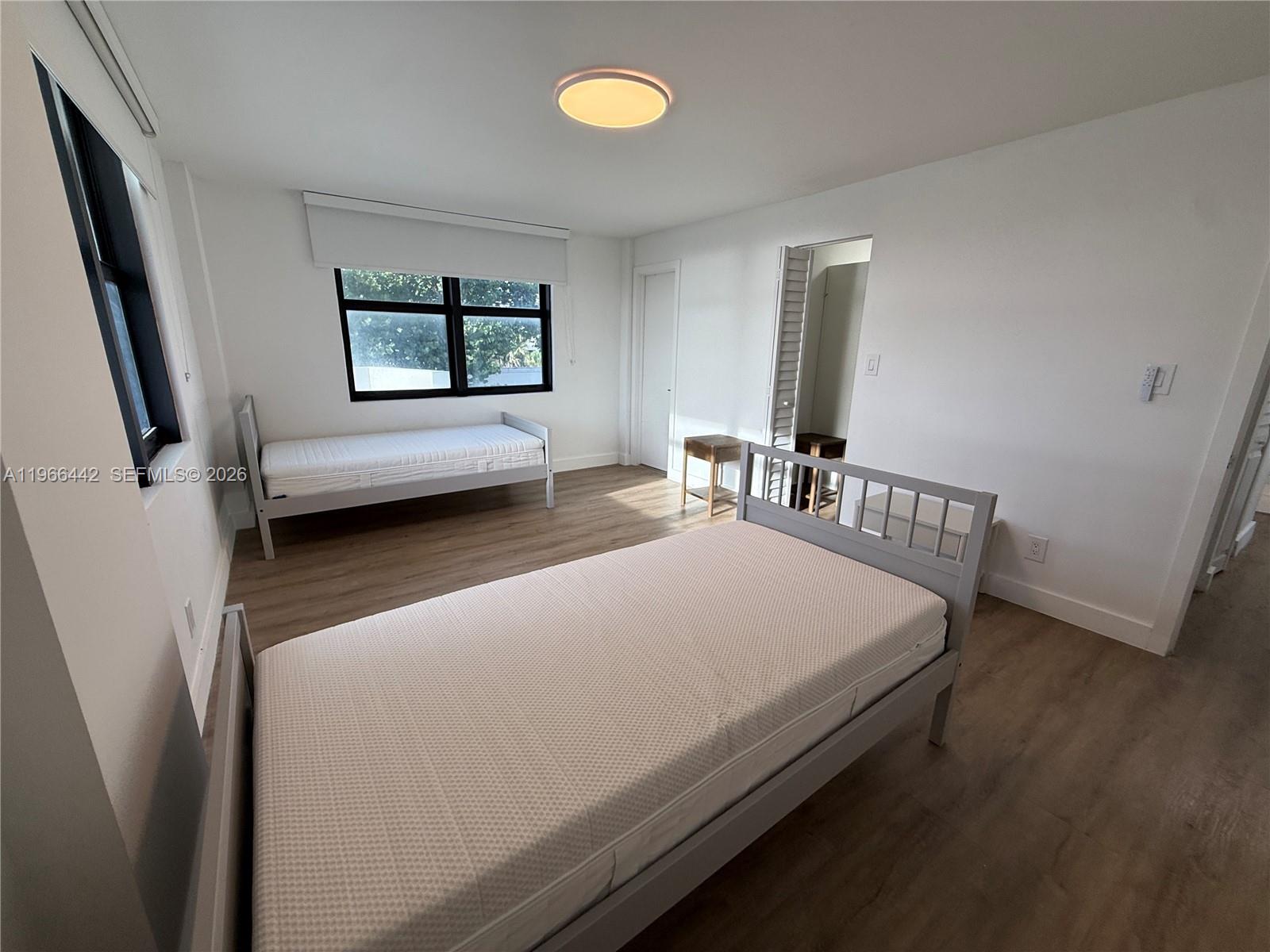 4301 Collins Ave # 208