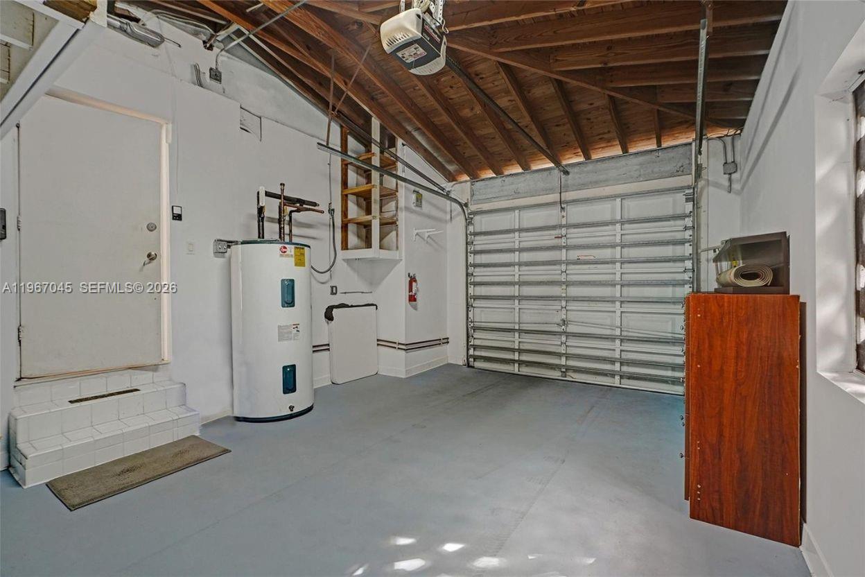 911 Mariana Ave