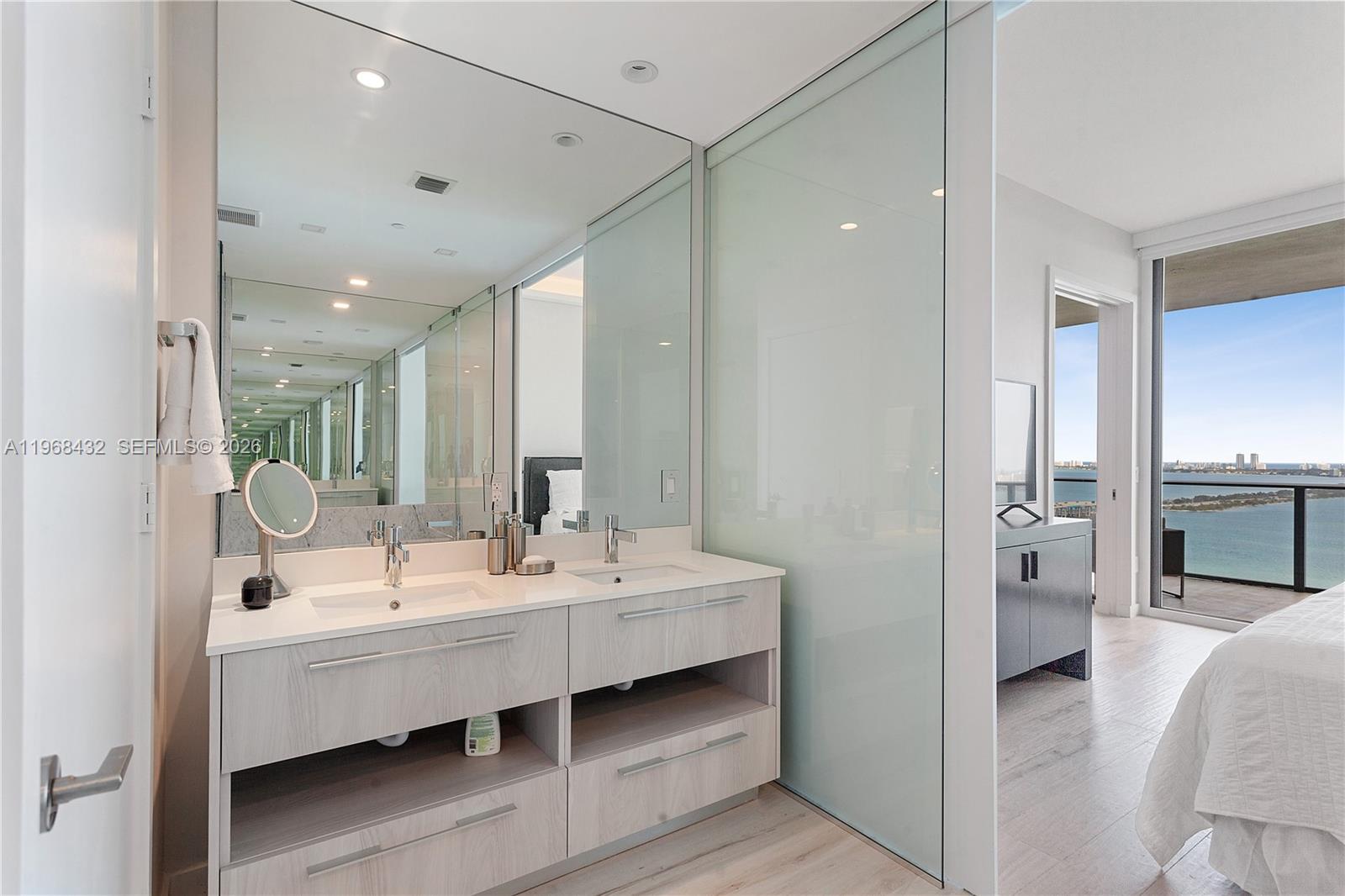 480 NE 31st St # 2804