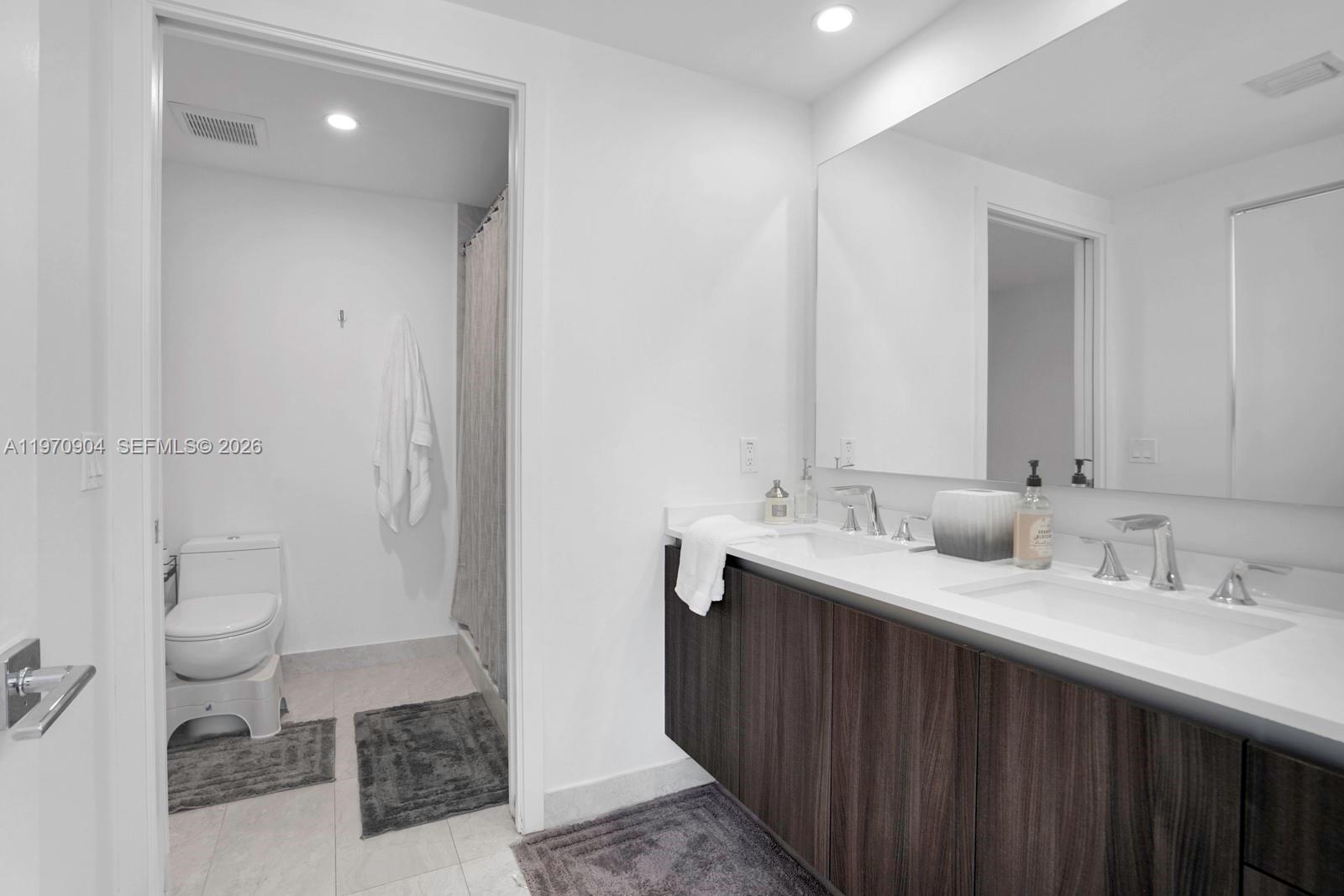 488 NE 18th St # 3804