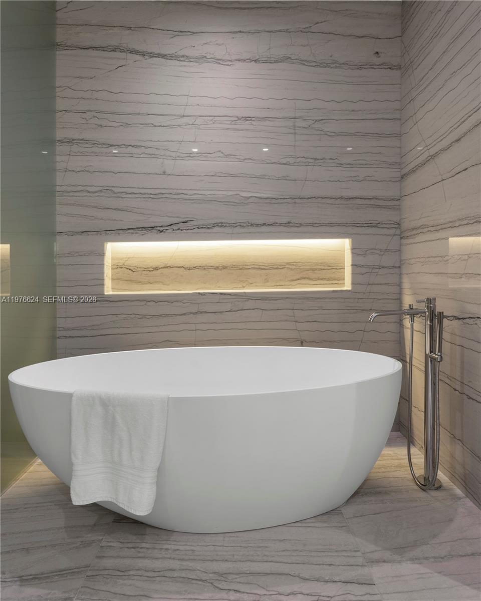 8701 Collins Ave # 604