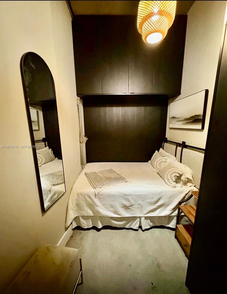 10 SW South River Dr # 603