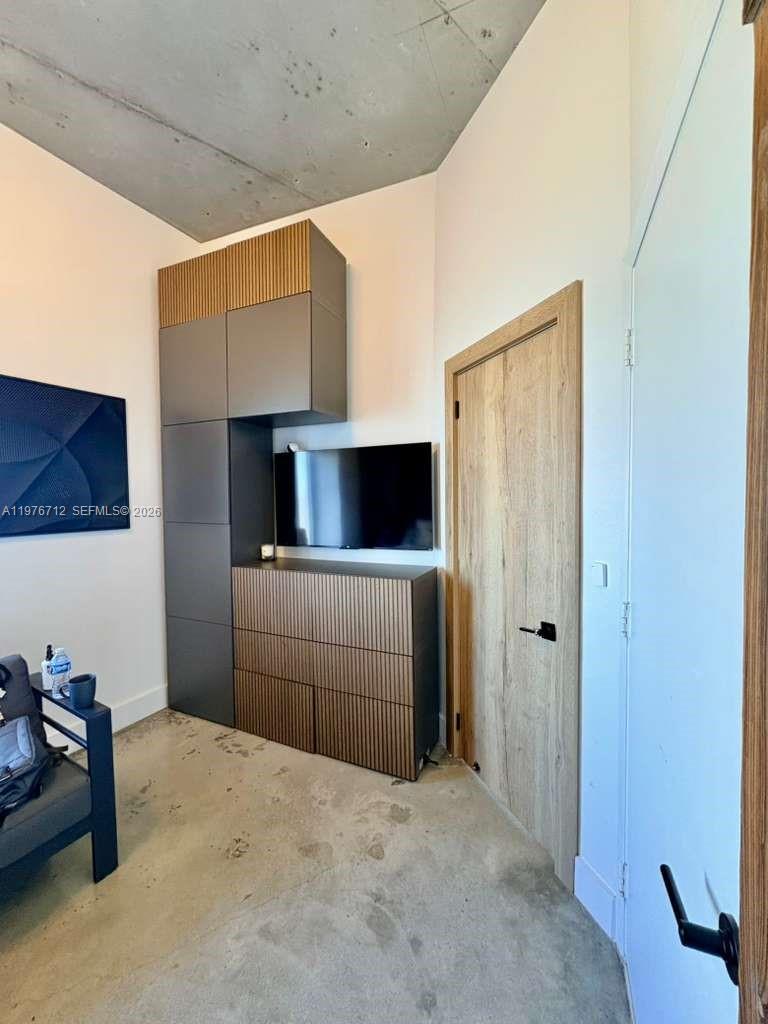 10 SW South River Dr # 603