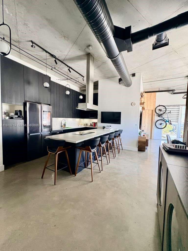 10 SW South River Dr # 603