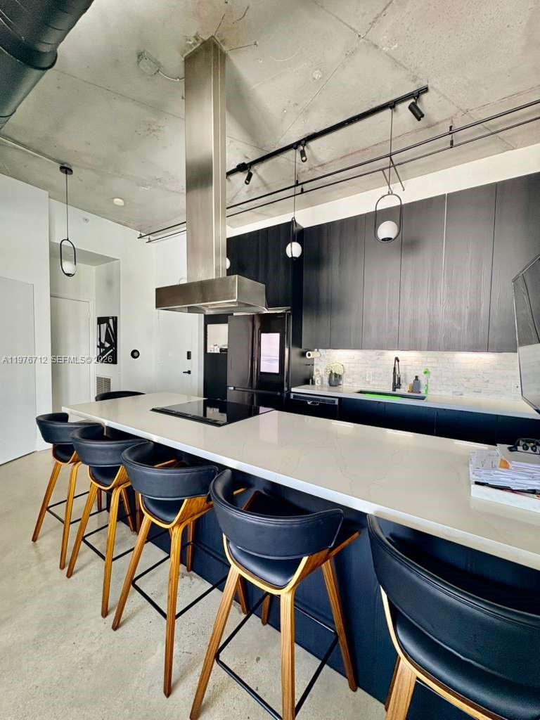 10 SW South River Dr # 603