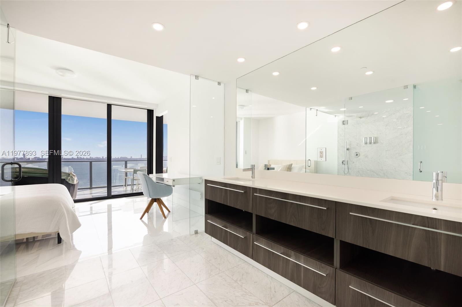 3131 NE 7th Ave # 1902