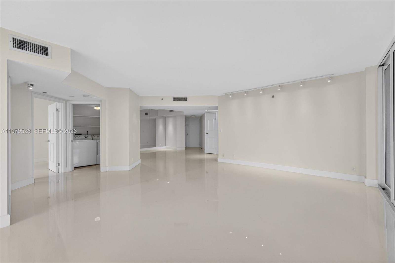 3600 Yacht Club Dr # 1802