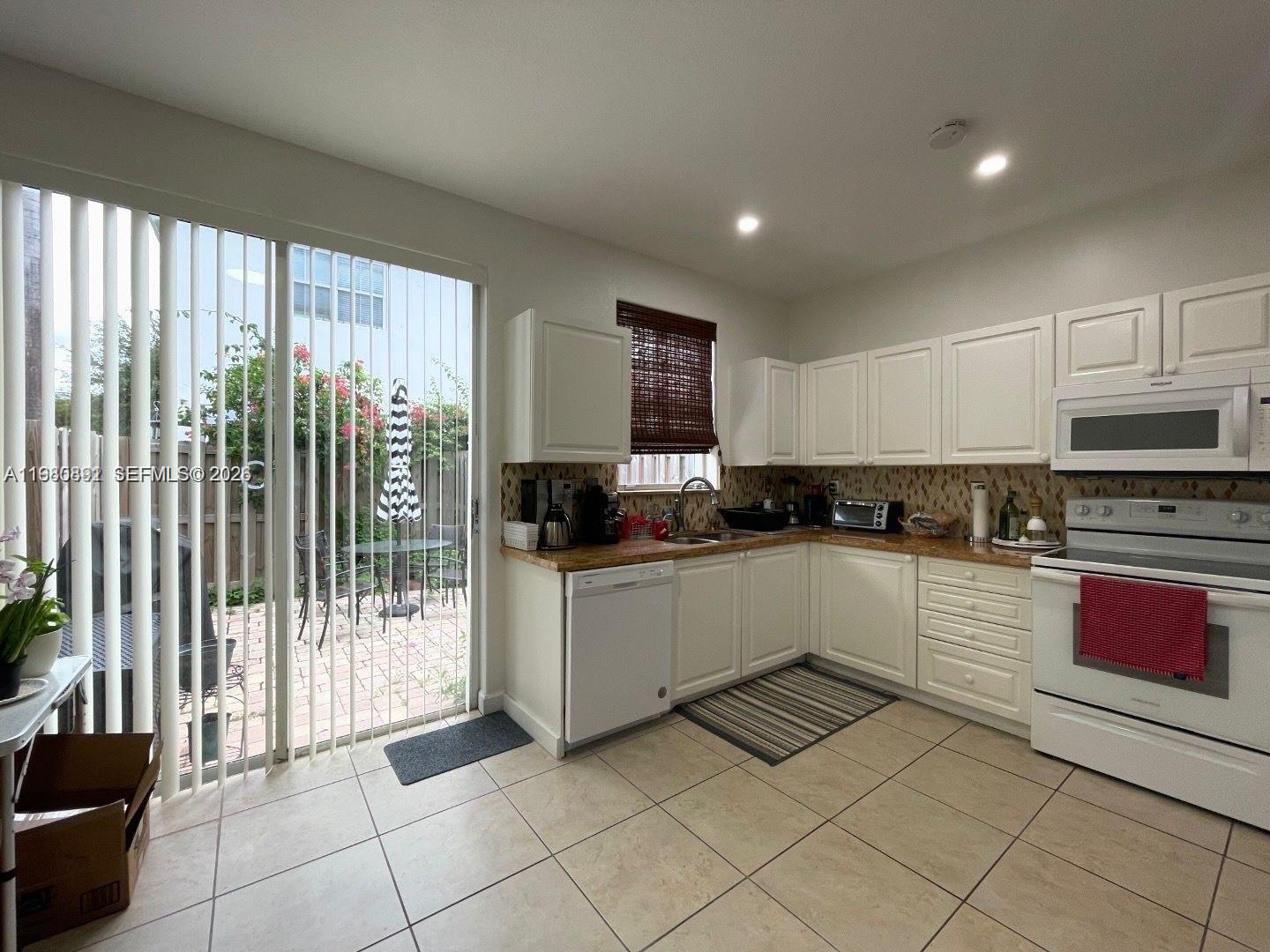 5440 NW 107th Ave # 201