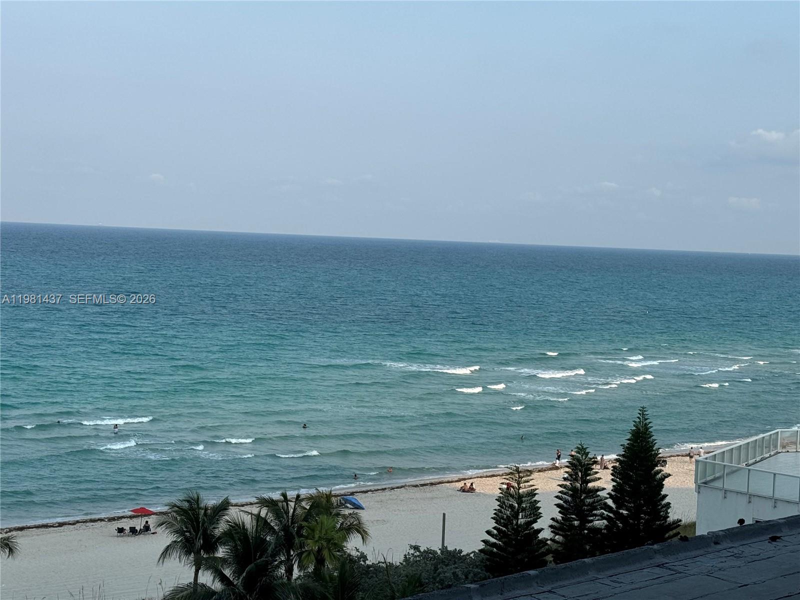 5445 Collins Ave # 627