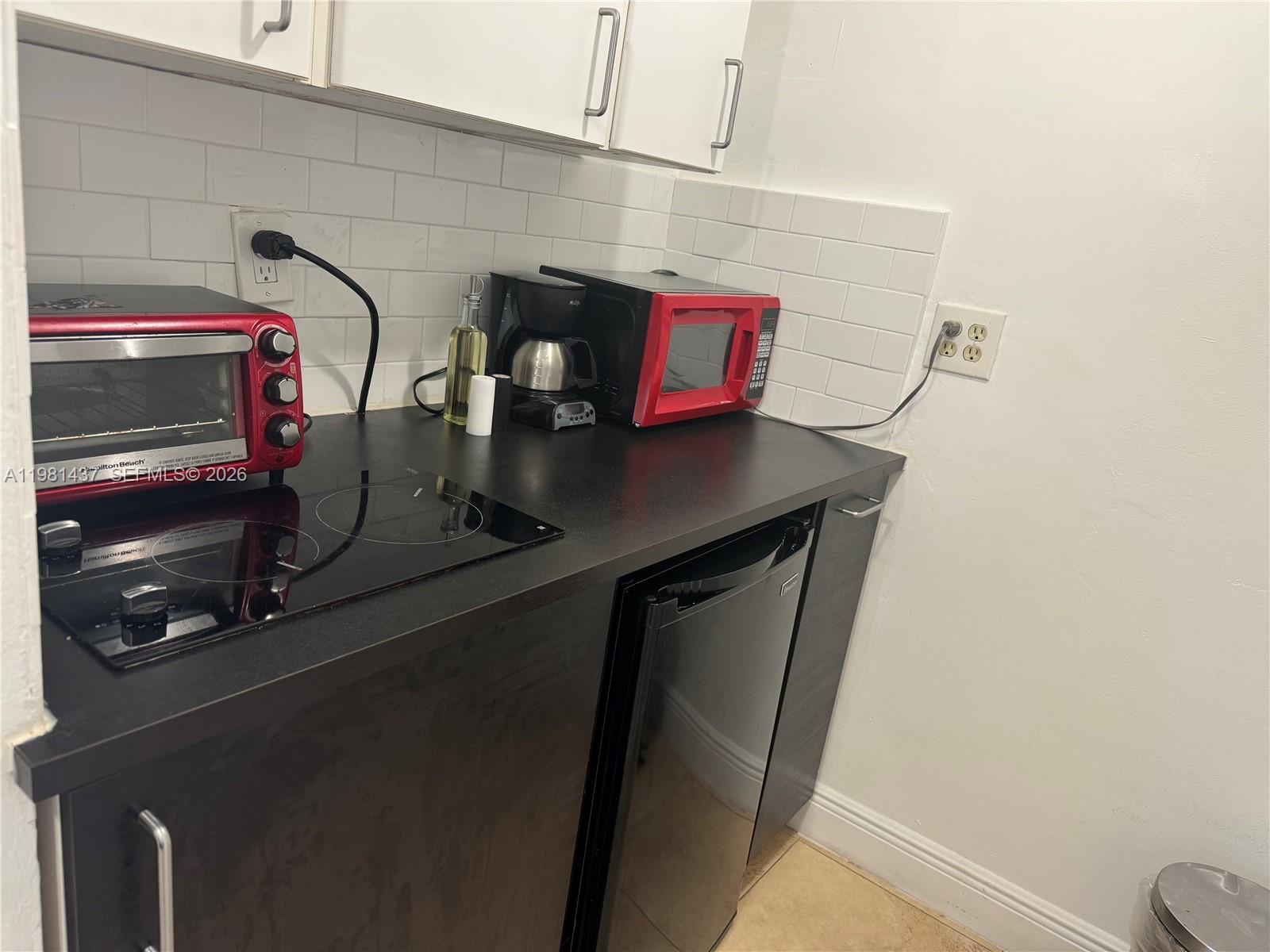 5445 Collins Ave # 627