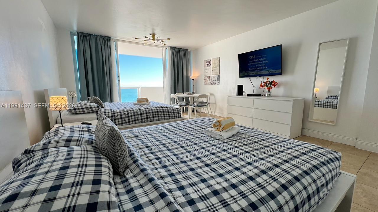 5445 Collins Ave # 627