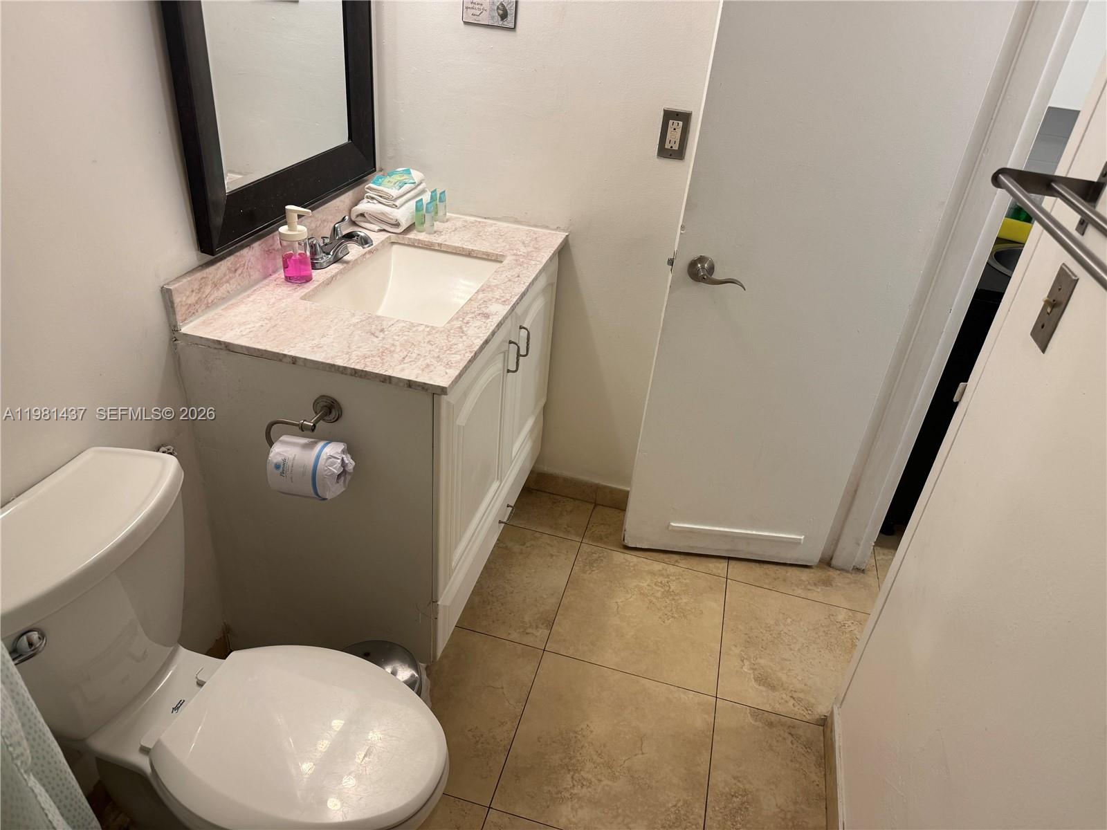 5445 Collins Ave # 627