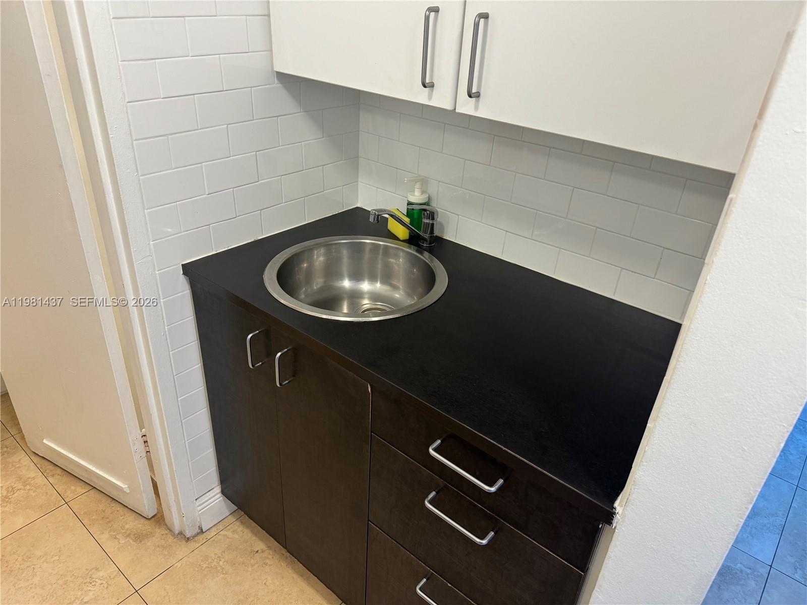 5445 Collins Ave # 627