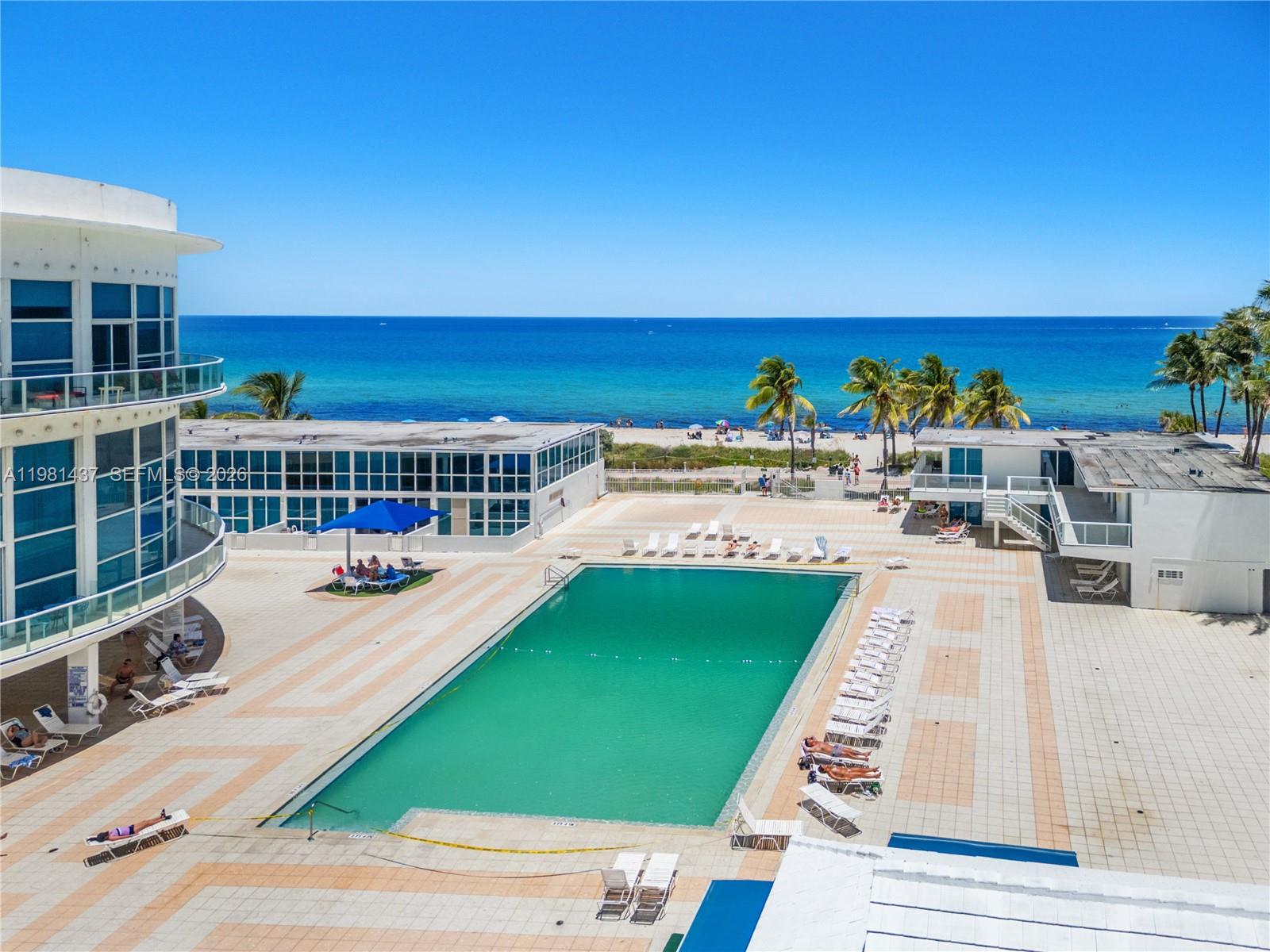 5445 Collins Ave # 627