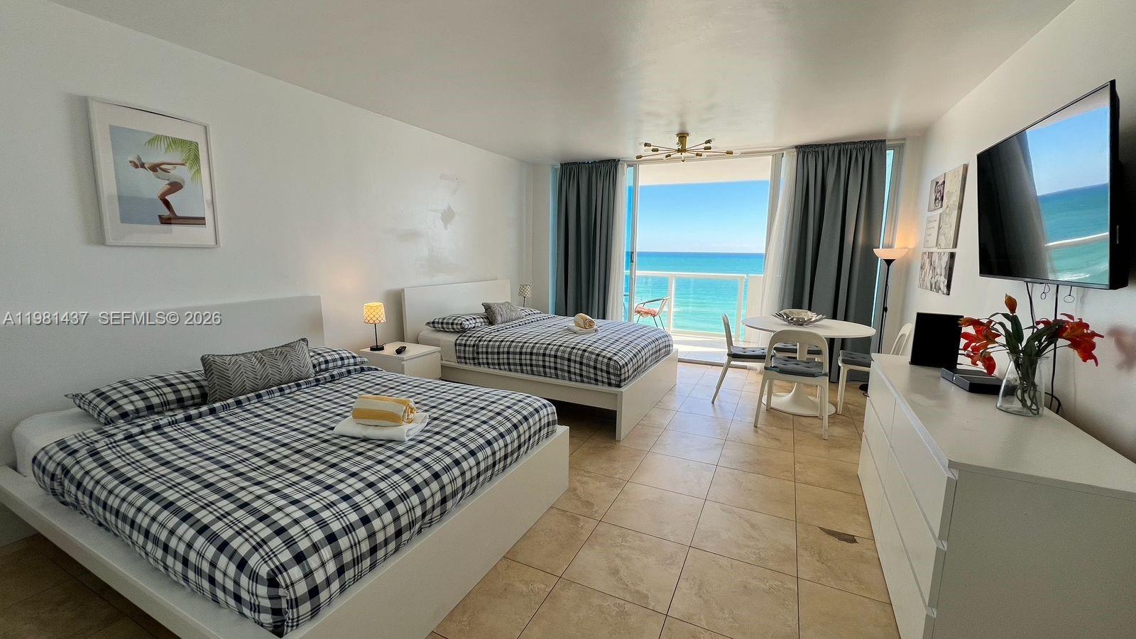 5445 Collins Ave # 627