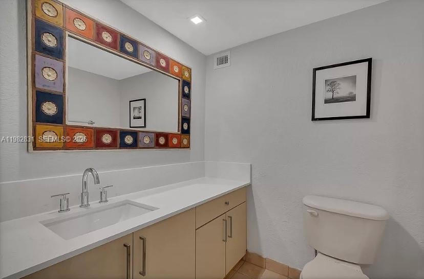 5401 Collins Ave # 411