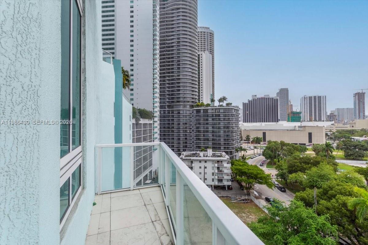 1900 N Bayshore Dr # 1016