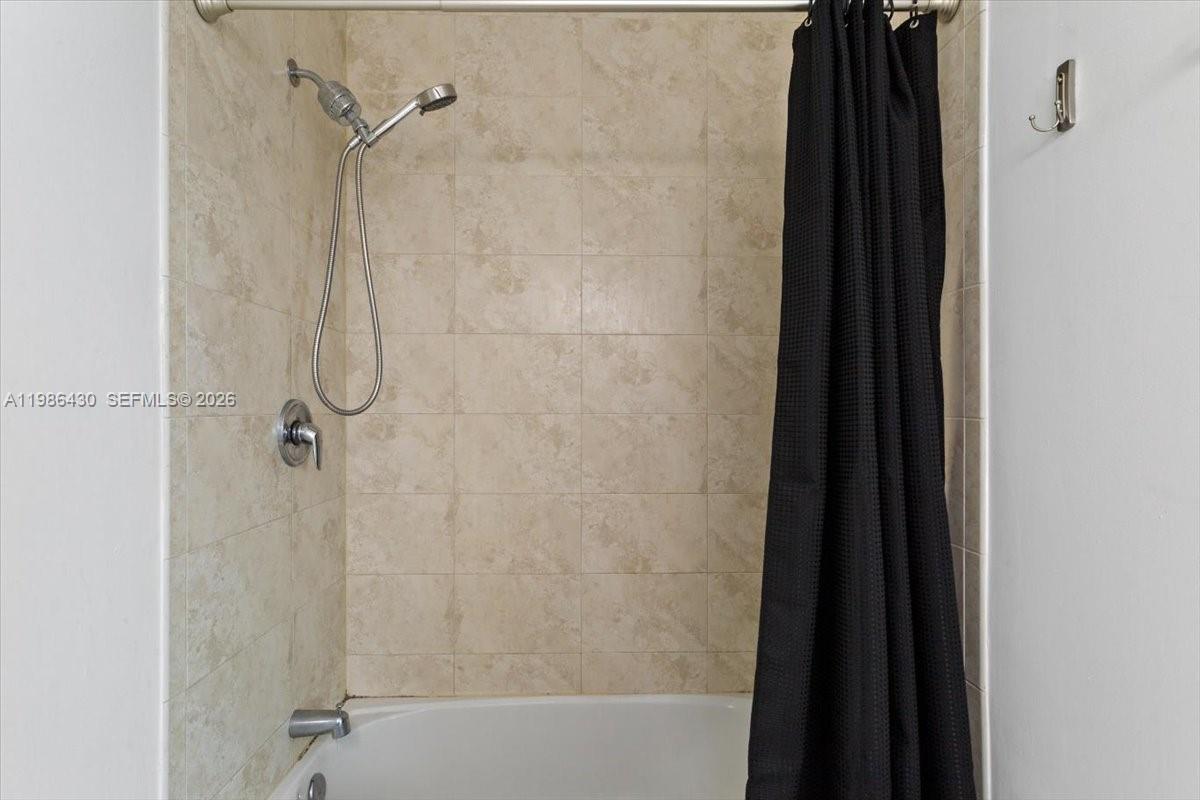 1900 N Bayshore Dr # 1016