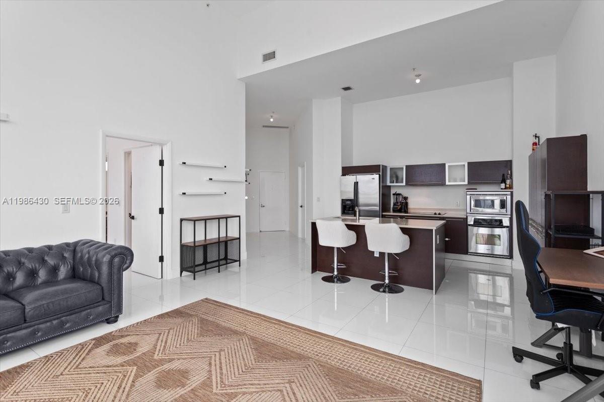 1900 N Bayshore Dr # 1016