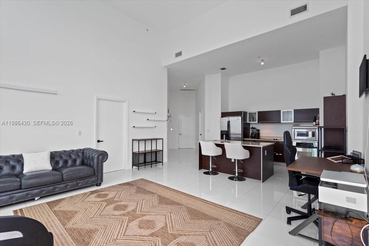 1900 N Bayshore Dr # 1016