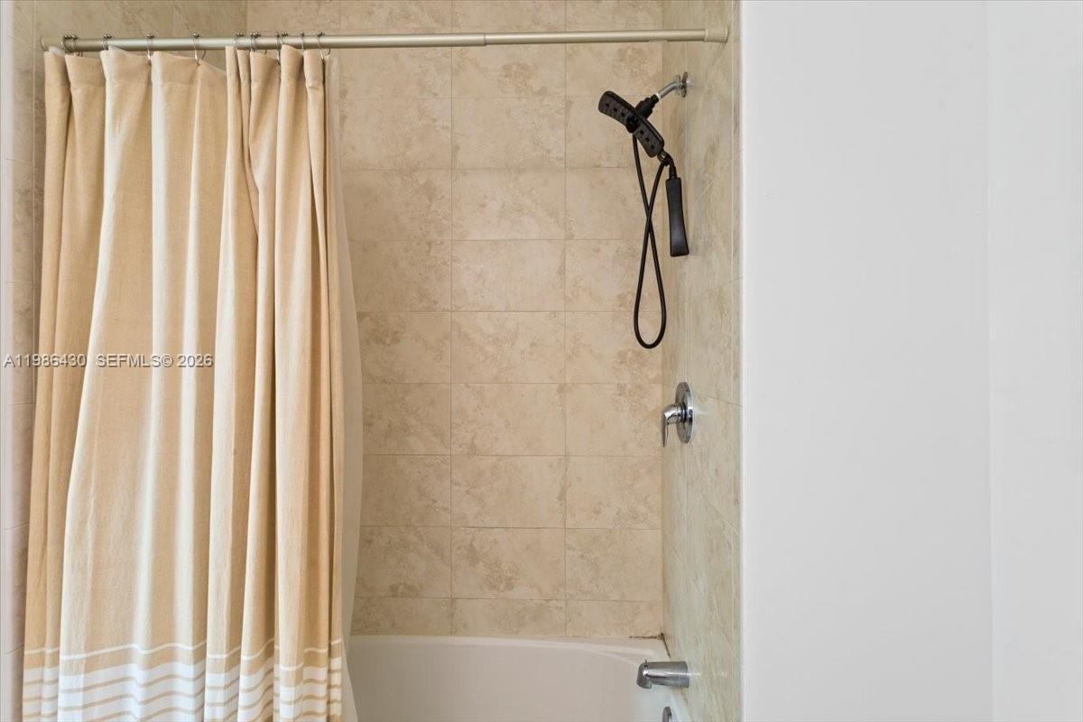 1900 N Bayshore Dr # 1016