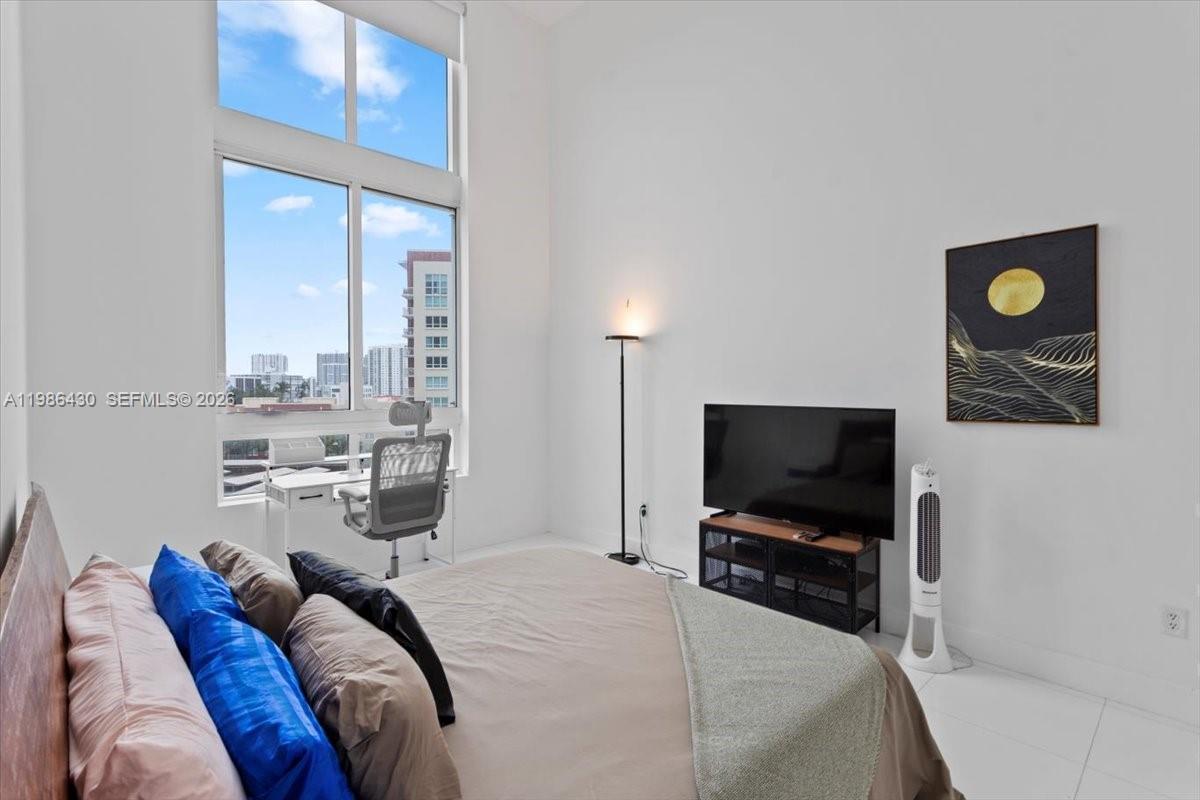 1900 N Bayshore Dr # 1016