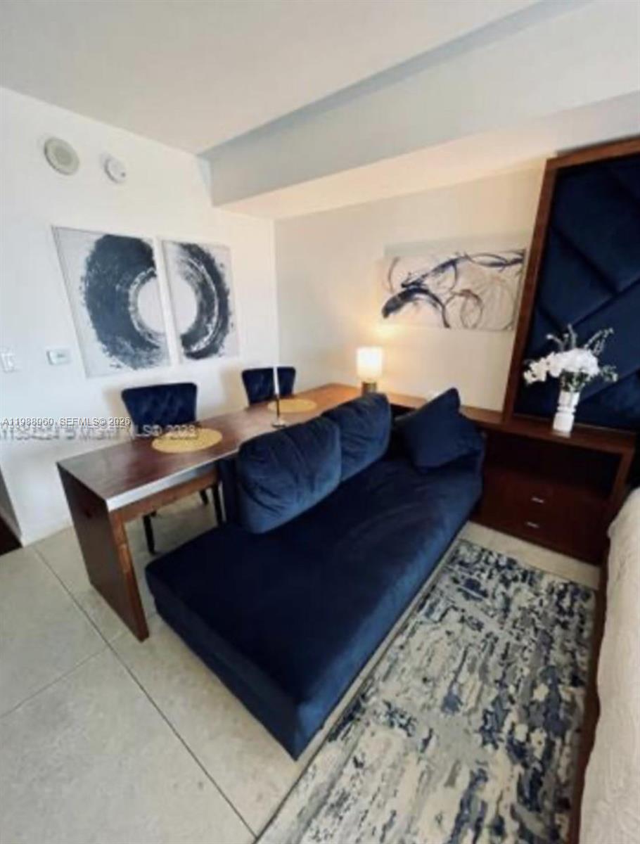 50 Biscayne Blvd # 607
