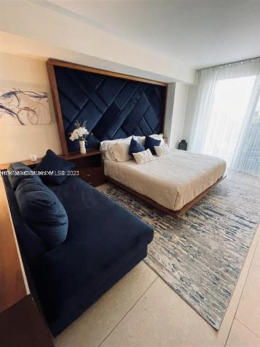50 Biscayne Blvd # 607