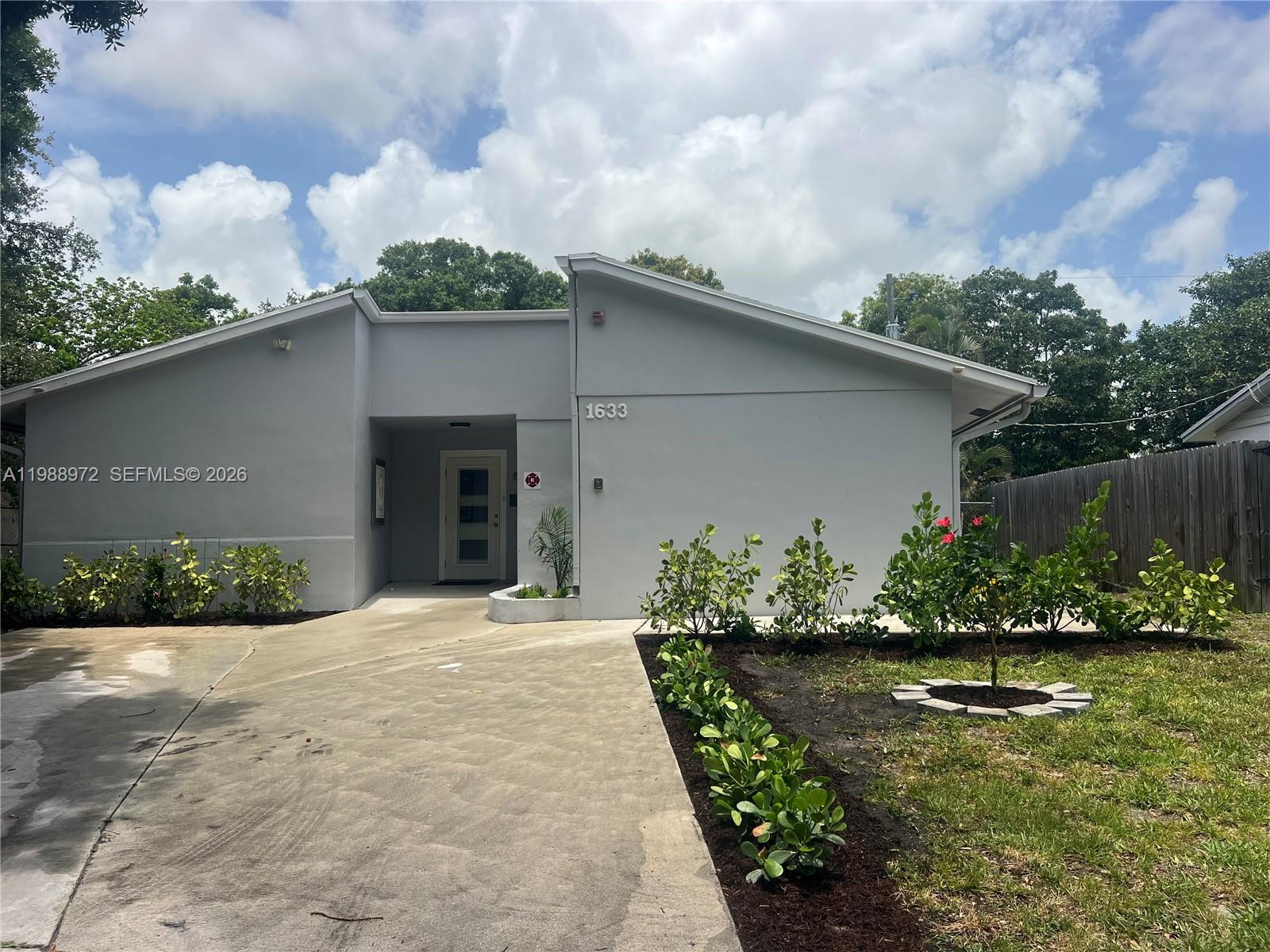 1633 NW 4th Street