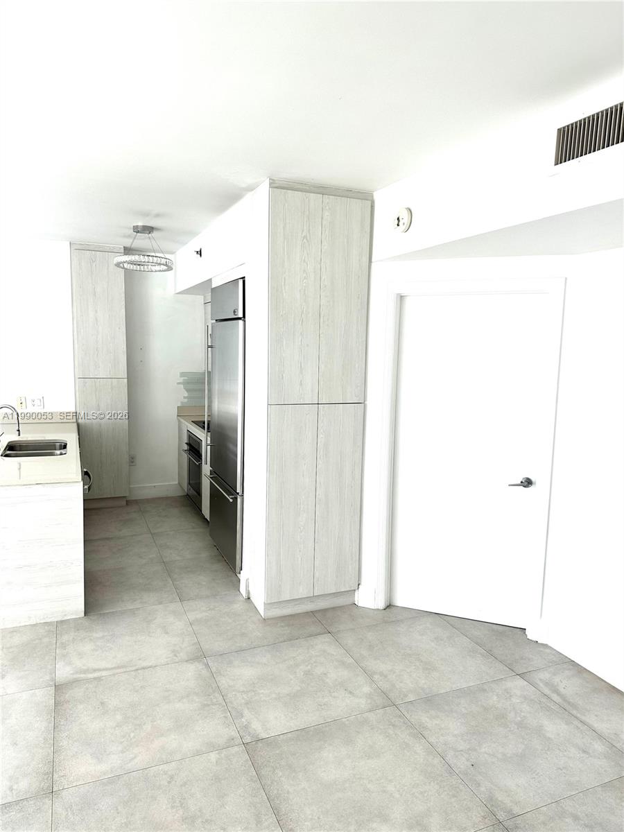 55 SE 6th St # 3902