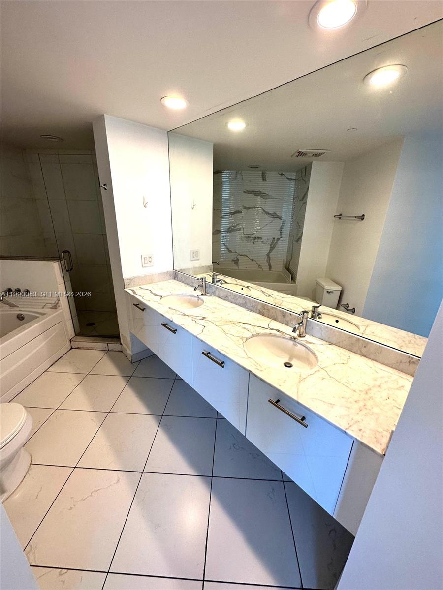 55 SE 6th St # 3902