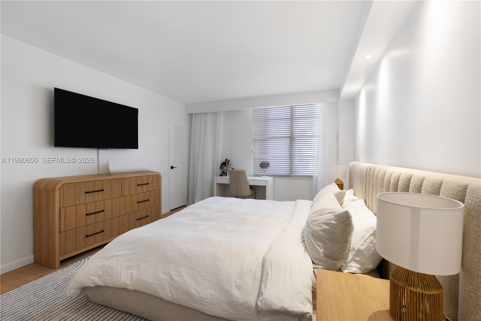 5161 Collins Ave # 411