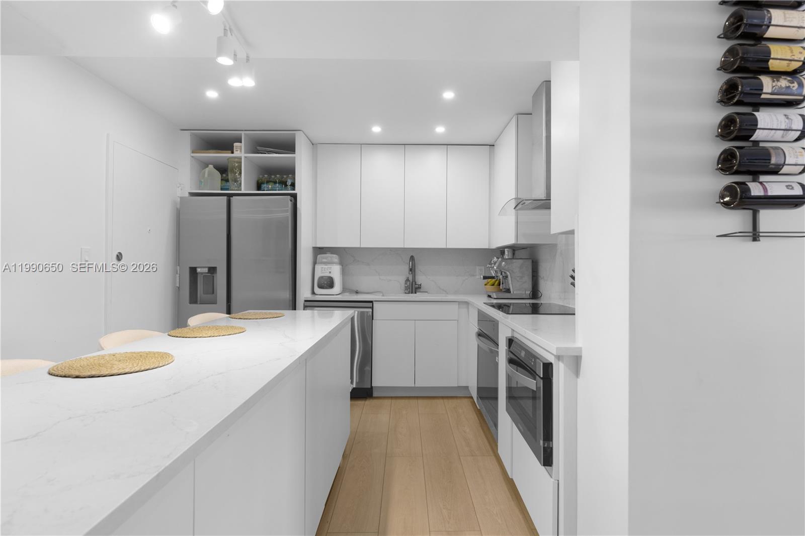 5161 Collins Ave # 411