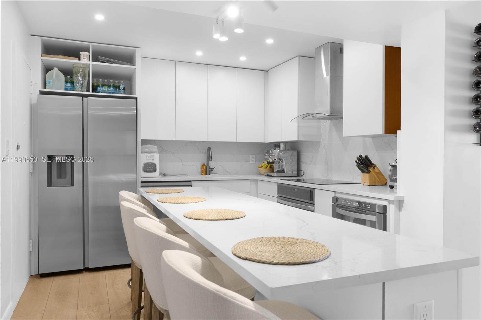 5161 Collins Ave # 411