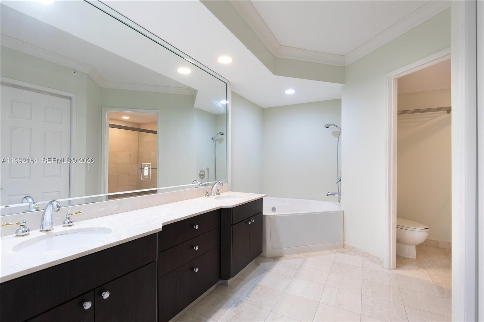 3370 NE 190th St # 2007