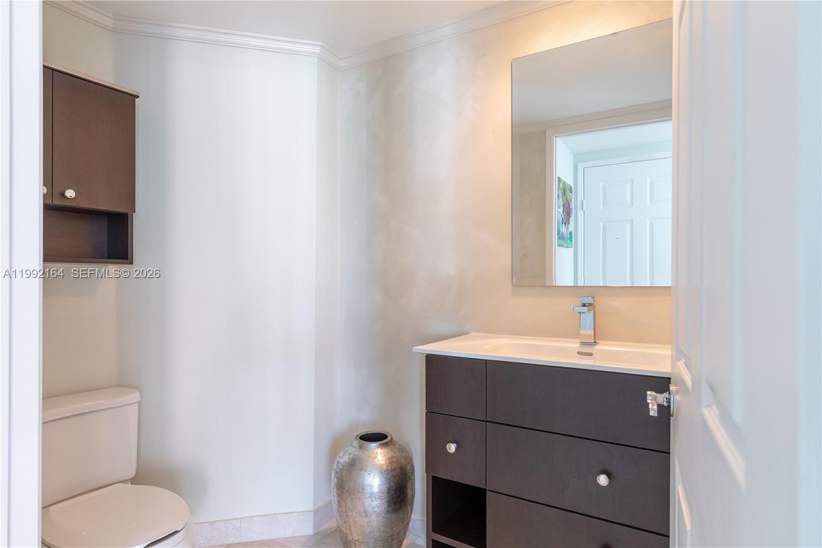 3370 NE 190th St # 2007