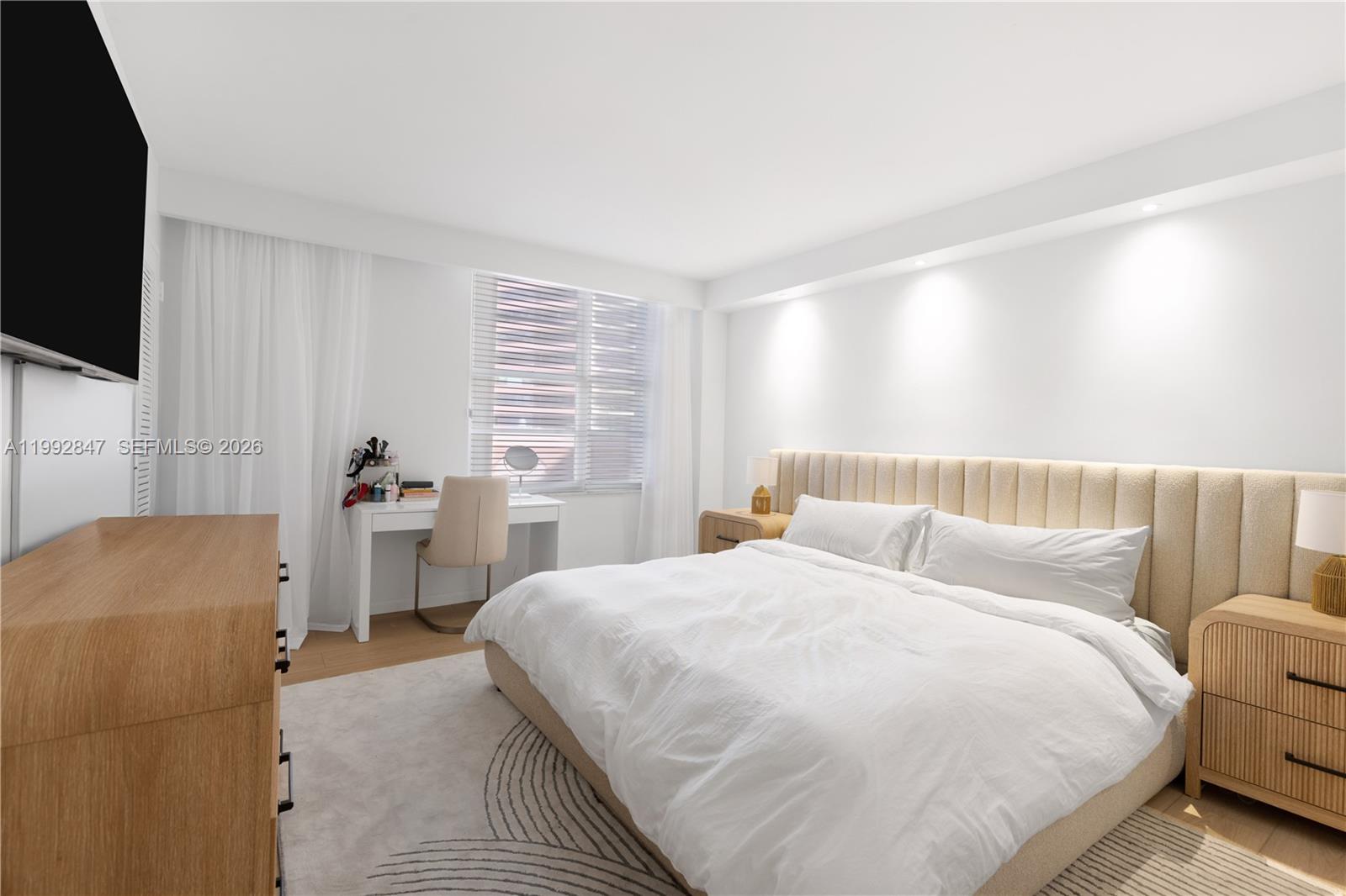 5161 Collins Ave # 410